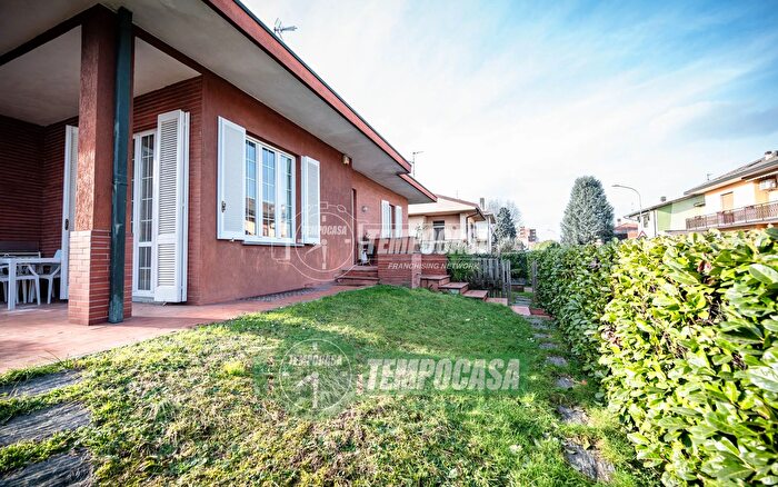 Casa trilocale in vendita in Via Antonio Vivaldi, Nerviano