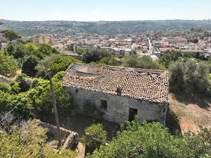 Casa quadrilocale in vendita in Modica