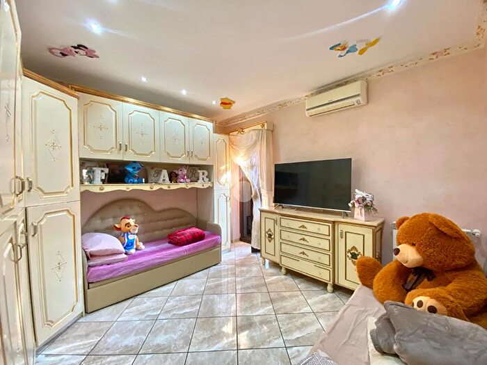 Appartamento bilocale in vendita in Via Dante, Napoli