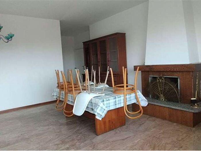 Appartamento trilocale in affitto in via valsesia, Bisceglie, Milano