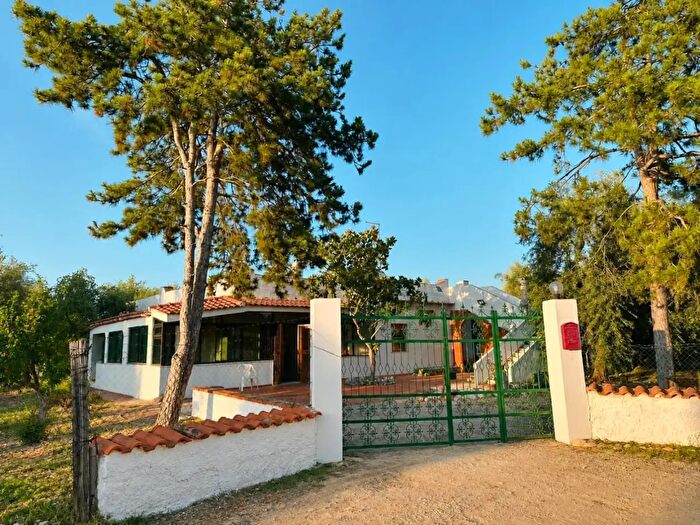 Casa con 6 locali in vendita in Vico Del Gargano