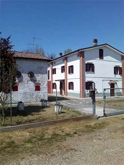 Casa con 8 locali in vendita in Ravarino Via Muzza, Ravarino