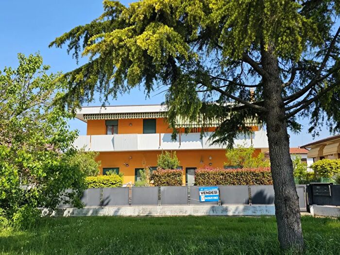 Appartamento trilocale in vendita in Via Don Luigi Gastaldello, Casalserugo