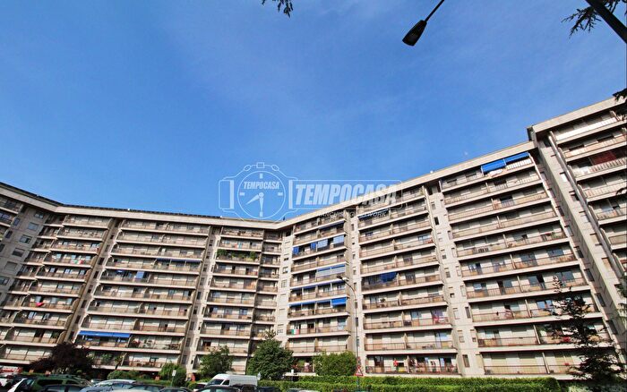 Appartamento con 5 locali in vendita in Via Domenico Guidobono, Torino