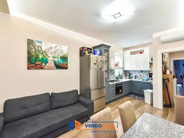 Appartamento trilocale in vendita in Via Lodi, Torino