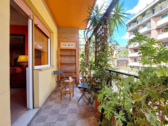 Appartamento trilocale in affitto in Via Cesare Pascarella, Trastevere, Roma