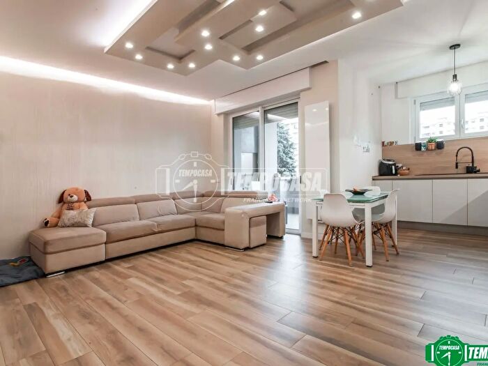 Appartamento trilocale in vendita in Via Milano, Garbagnate Milanese