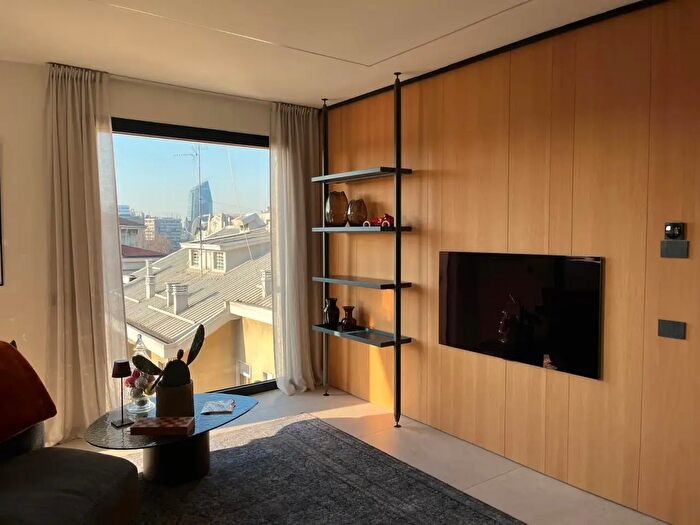 Appartamento trilocale in vendita in Milano