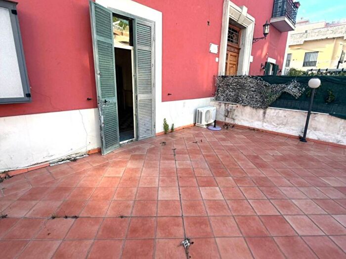 Appartamento bilocale in affitto in Via Solfatara, Pozzuoli Alta, Pozzuoli