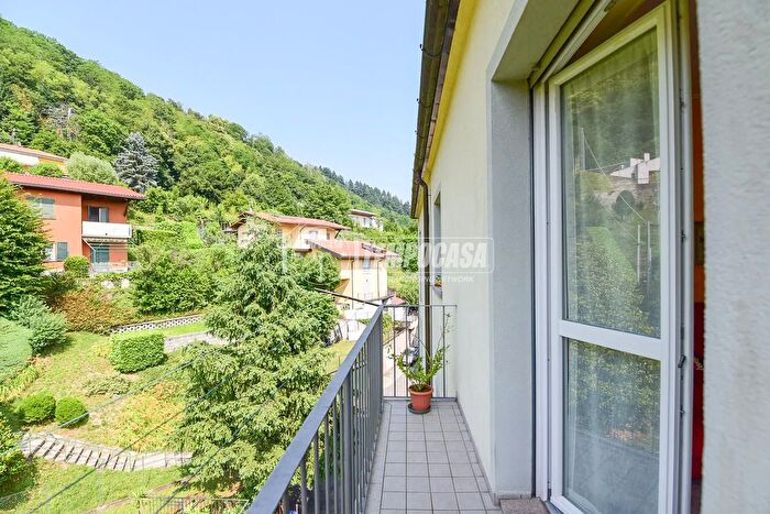 Appartamento trilocale in vendita in Via Provinciale B, Tavernerio