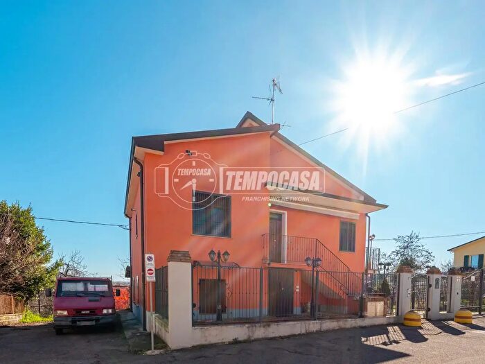 Casa con 6 locali in vendita in Casalgrande