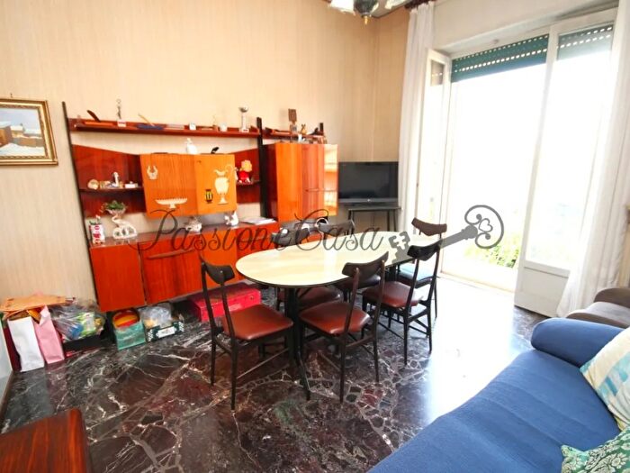 Appartamento trilocale in vendita in Via Abruzzi, Vigevano