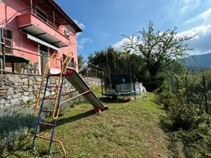 Appartamento trilocale in vendita in Via Luigi Cevasco, Bargagli