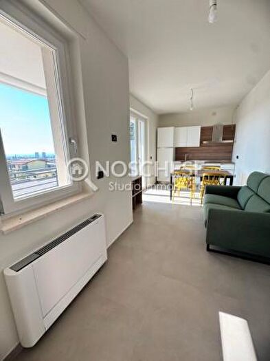 Appartamento trilocale in affitto in Via Fuorni, Salerno