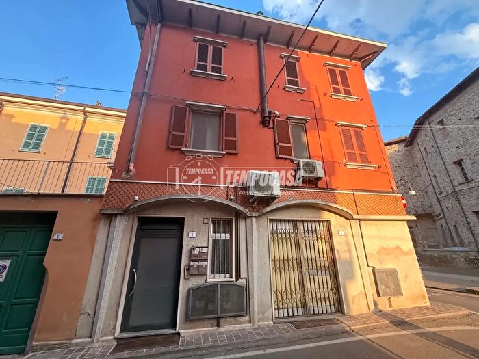 Appartamento trilocale in vendita in Via San Colombano, Pianello Val Tidone