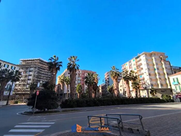 Appartamento con 5 locali in vendita in Via dei Martinengo, Savona
