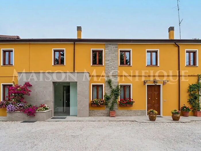 Casa con 5 locali in vendita in Via Valle Oppio, Lagosanto