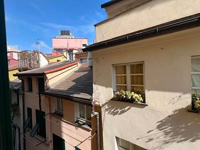 Appartamento quadrilocale in affitto in Via di Ravecca, Genova