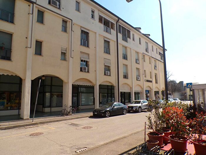 Appartamento trilocale in vendita in Via Pavese, Copparo