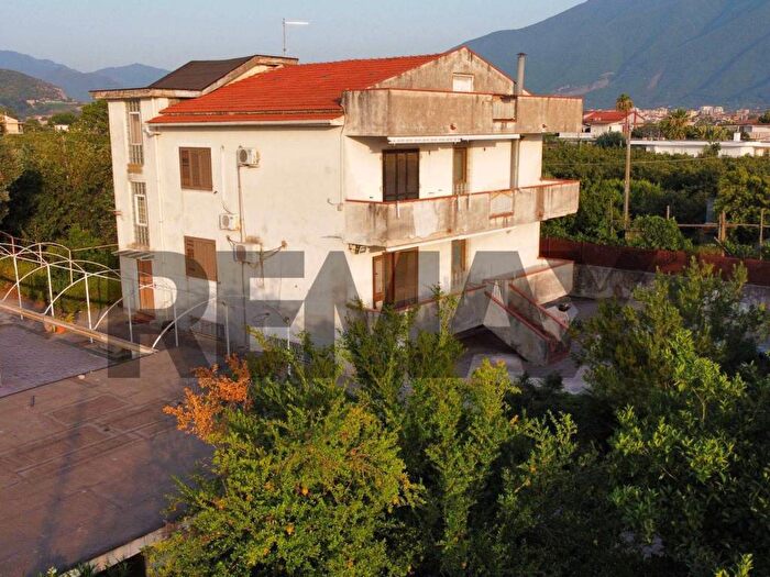 Casa con 6 locali in vendita in Via del Rosto, Nocera Inferiore