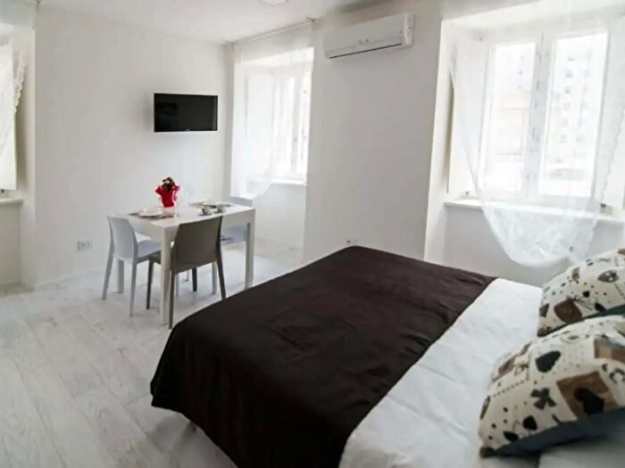 Appartamento monolocale in affitto in Via Mazzini, Trieste