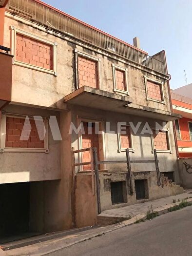 Appartamento con 8 locali in vendita in Via Sacco E Vanzetti, Pozzallo