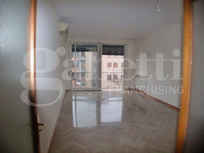 Appartamento quadrilocale in affitto in viale monfenera, Viale Luzzatti, Treviso