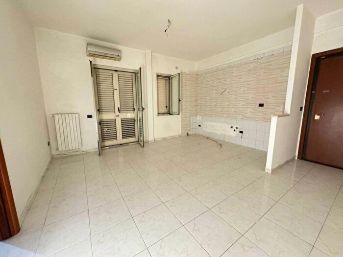 Appartamento trilocale in affitto in Piazza Padre Gennaro Aspreno Rocco, Casarea, Casalnuovo di Napoli