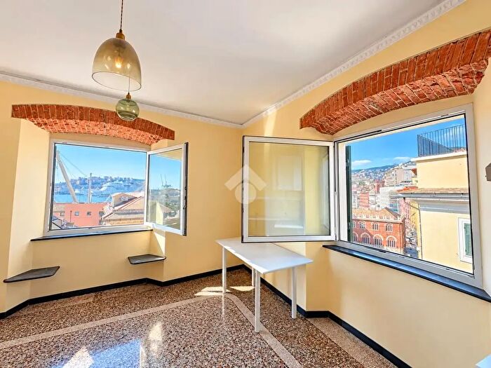 Appartamento trilocale in vendita in Via Turati Filippo, Genova