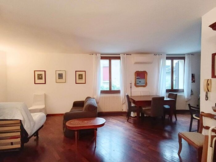 Appartamento quadrilocale in affitto in Corso Giuseppe Garibaldi, Centro Storico, Reggio Emilia