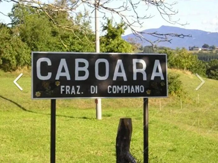 Casa con 5 locali in vendita in Località Caboara, Compiano