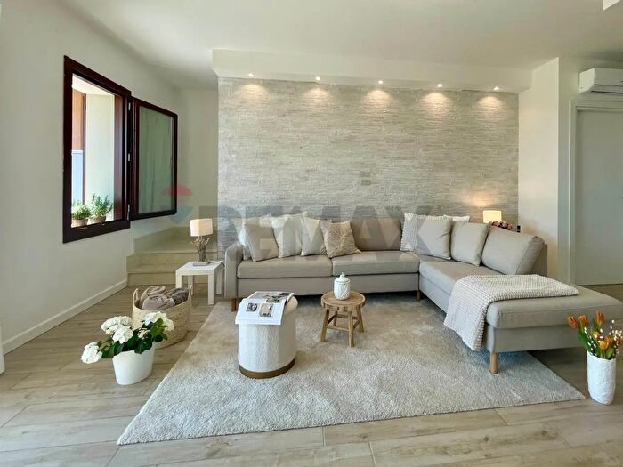 Casa con 5 locali in vendita in Castelnuovo Del Garda