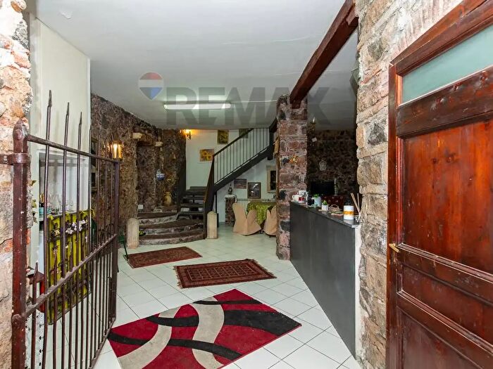 Appartamento quadrilocale in vendita in Via Anzalone, Catania