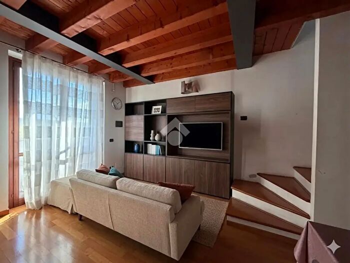 Appartamento quadrilocale in vendita in Appartamento Via Aquilino, Alfianello