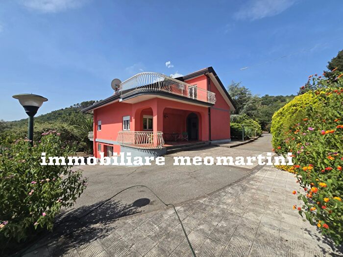 Casa con 8 locali in vendita in Siracusa