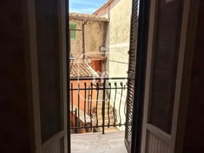 Appartamento trilocale in vendita in Via Umberto I, Poli