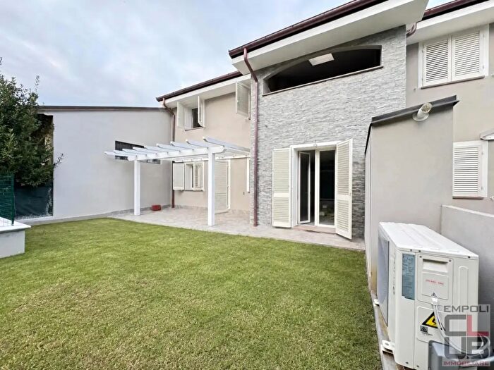 Casa con 5 locali in vendita in Azza La Vergi, Fucecchio