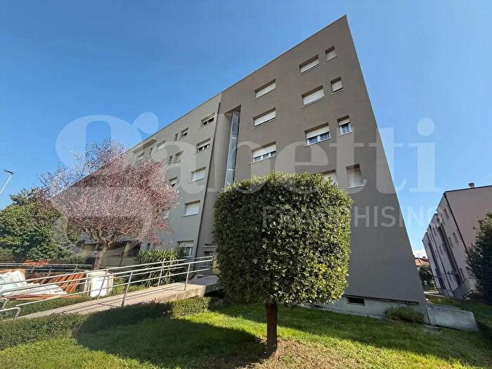 Appartamento trilocale in vendita in Via Gran Sasso, Bastia Umbra