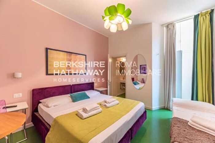 Appartamento con 5 locali in vendita in Via Ottaviano, Roma