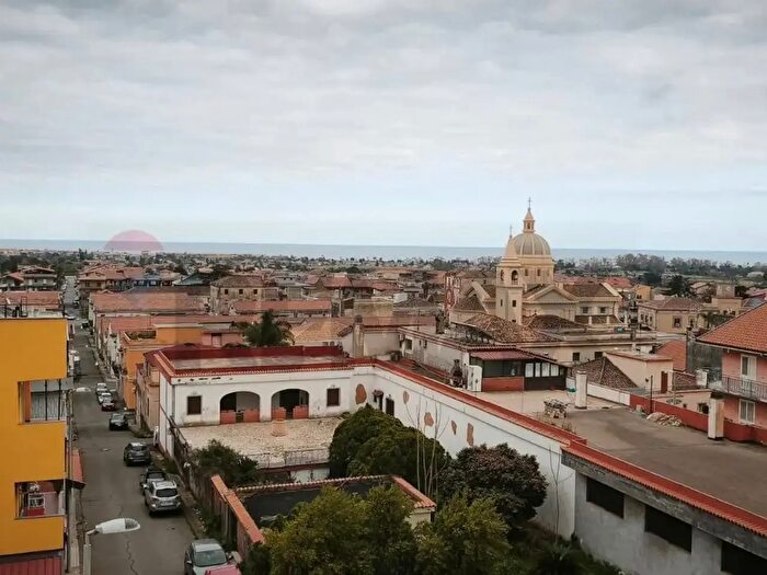 Casa con 5 locali in vendita in Via Guglielmo Marconi, Mascali