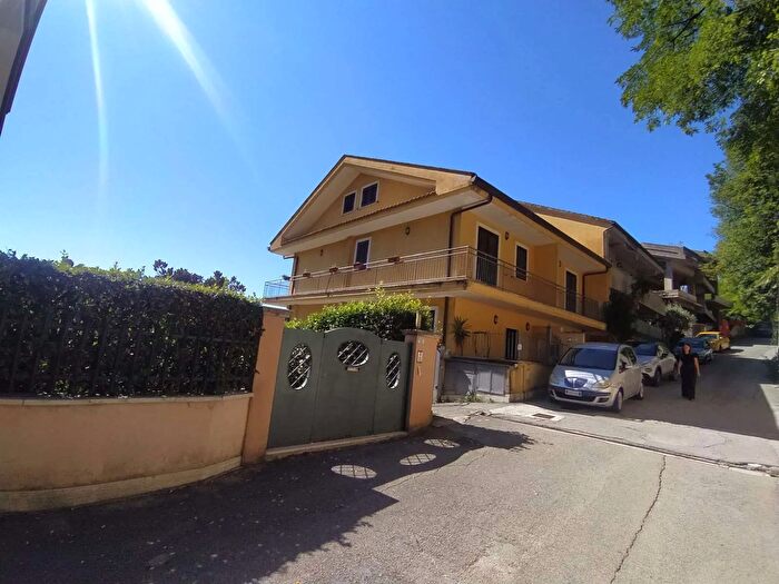 Casa con 5 locali in vendita in Frosinone