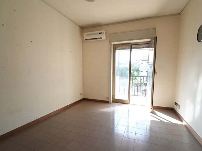 Appartamento bilocale in vendita in Via Stazione, Aci Castello