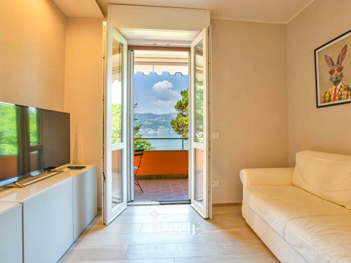 Appartamento trilocale in affitto in Via Enrico Fermi, Centro, Ranco