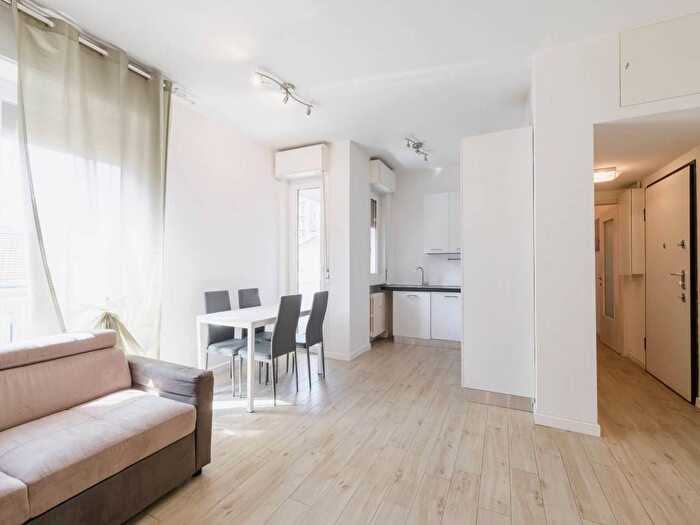 Appartamento trilocale in affitto in Via Pantelleria, Certosa, Milano