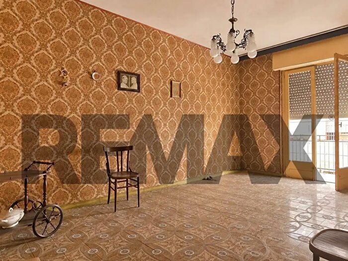 Casa con 9 locali in vendita in Via Como, Rosolini