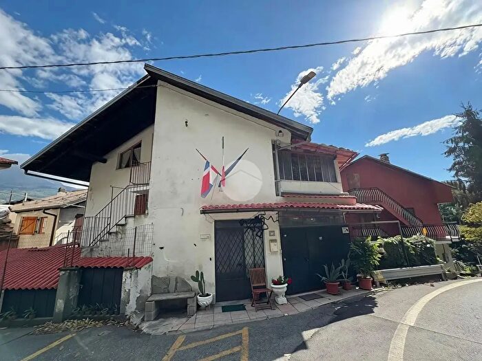 Casa con 7 locali in vendita in Borgata Formiero, Pont Canavese