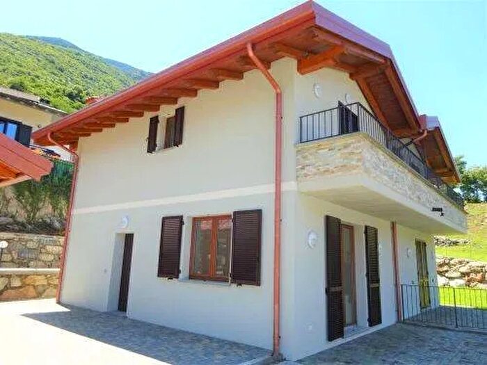 Casa quadrilocale in vendita in Via Serto Verceia, Verceia