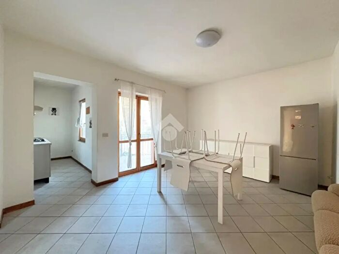 Appartamento trilocale in vendita in Via Circonvallazione, Romano Canavese