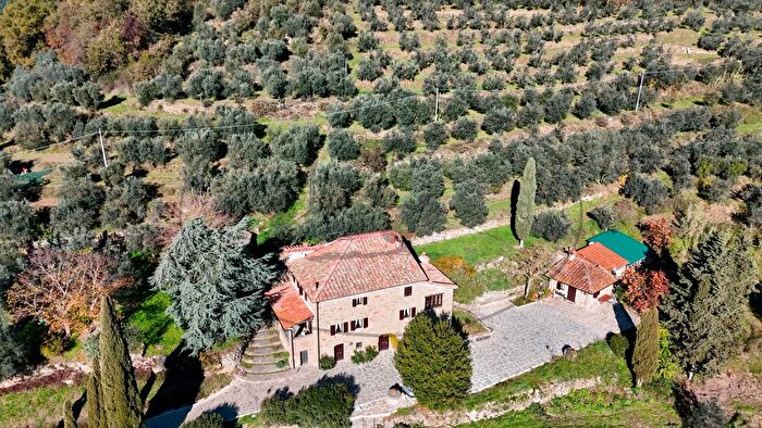 Casa con 18 locali in vendita in Via d Oliveto, Loro Ciuffenna