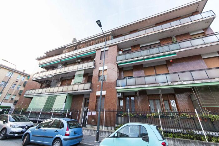 Appartamento trilocale in vendita in Via Alberto da Gandino, Milano